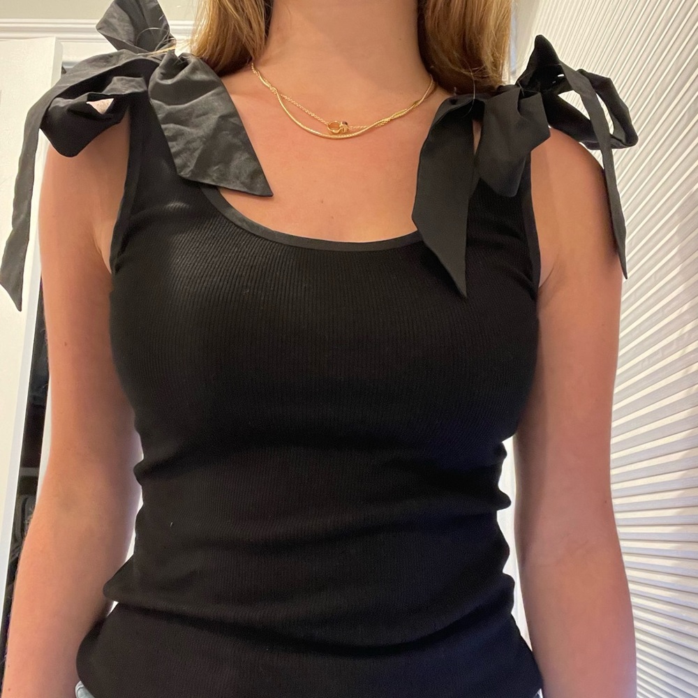 OLIVACEOUS BOW DETAIL TANK